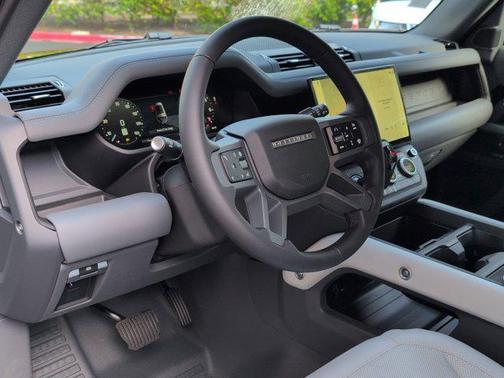 Santorini Black Metallic 2026 Land Rover Defender X-Dynamic SE