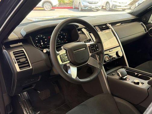 Varesine Blue Metallic 2025 Land Rover Discovery P300 S
