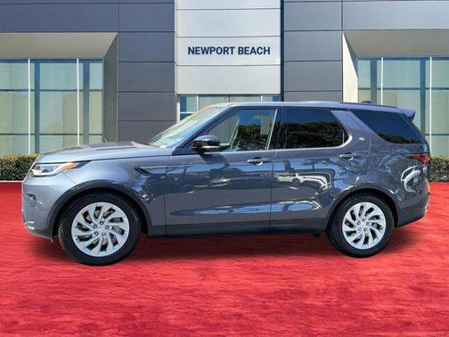 Varesine Blue Metallic 2025 Land Rover Discovery P300 S