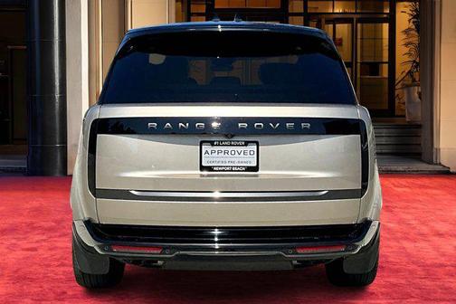 2025 Land Rover Range Rover P530 SE