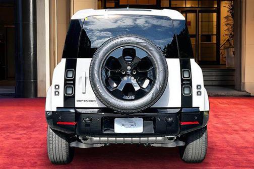 2026 Land Rover Defender P400 X-Dynamic SE