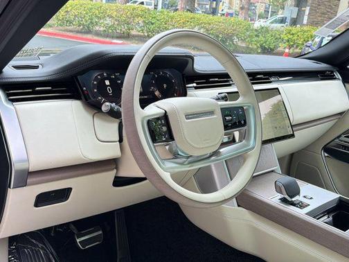 1ag/Black 2026 Land Rover Range Rover P530 SE