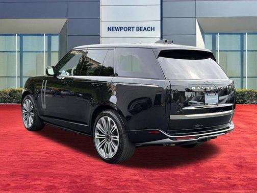 1ag/Black 2026 Land Rover Range Rover P530 SE