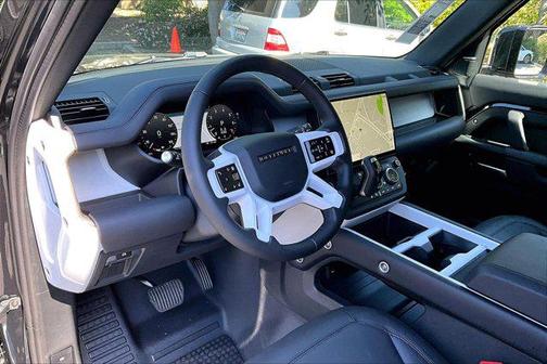 2026 Land Rover Defender P400 X-Dynamic SE