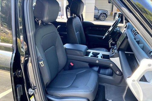 2026 Land Rover Defender P400 X-Dynamic SE