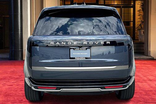 2025 Land Rover Range Rover P400 SE 7 Seat