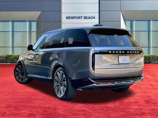 1df/Gray 2026 Land Rover Range Rover P530 SE 7 Seat