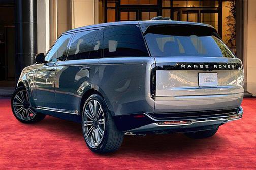 2026 Land Rover Range Rover P530 SE 7 Seat