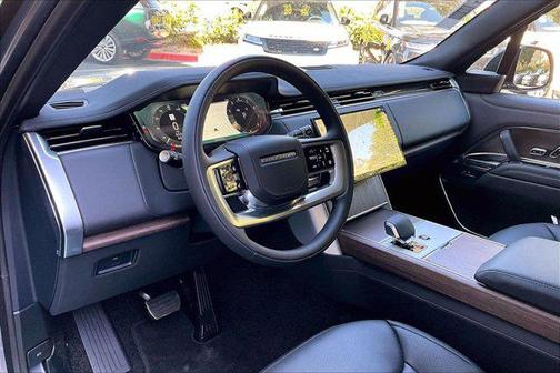 1df/Gray 2026 Land Rover Range Rover P530 SE 7 Seat