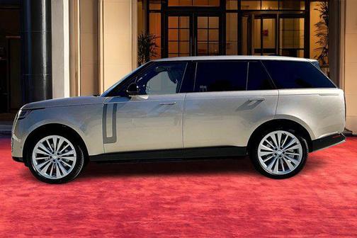 2025 Land Rover Range Rover P530 SE 7 Seat