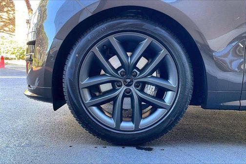 Charente Grey Premium Metallic 2026 Land Rover Range Rover Sport SE