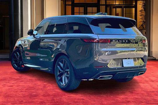 2026 Land Rover Range Rover Sport SE