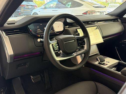 Fuji White 2026 Land Rover Range Rover P400 SE