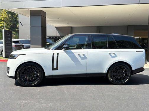 Fuji White 2026 Land Rover Range Rover P400 SE