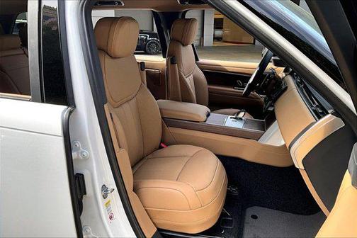 2026 Land Rover Range Rover P530 SE 7 Seat