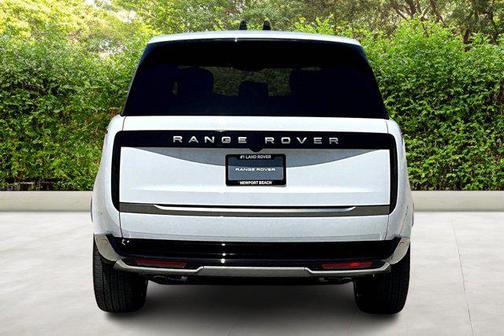 2025 Land Rover Range Rover P530 SE
