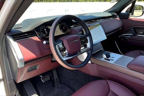 White 2025 Land Rover Range Rover P530 SE