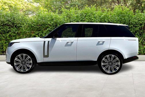 2025 Land Rover Range Rover P530 SE