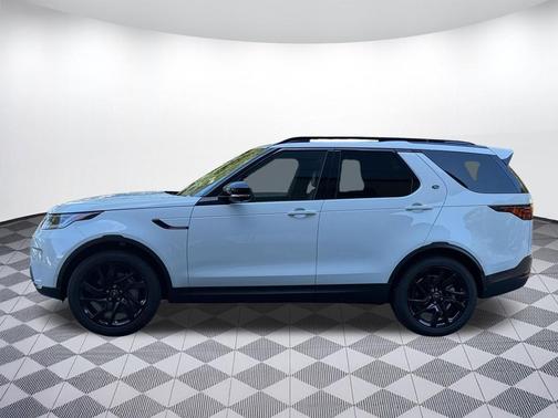Fuji White 2025 Land Rover Discovery P300 S
