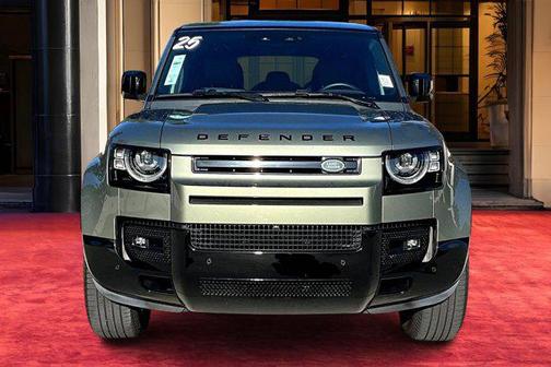 2025 Land Rover Defender 110 P400 X-Dynamic SE