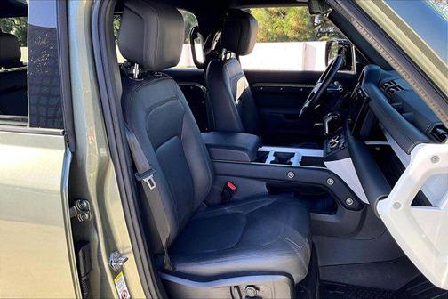 2025 Land Rover Defender 110 P400 X-Dynamic SE