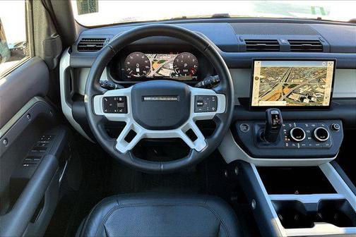 2025 Land Rover Defender 110 P400 X-Dynamic SE