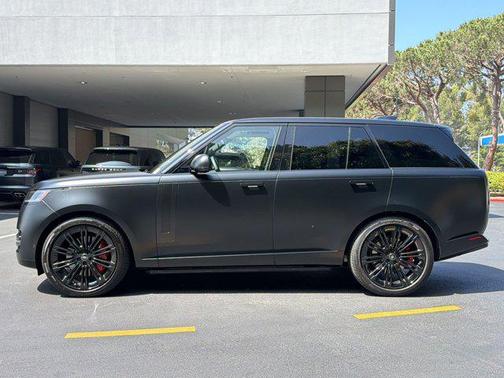 Black 2025 Land Rover Range Rover P530 SE
