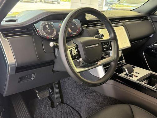 Black 2025 Land Rover Range Rover P530 SE