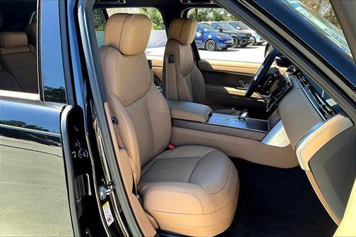 2025 Land Rover Range Rover P400 SE