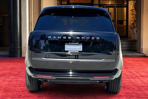 2025 Land Rover Range Rover P400 SE