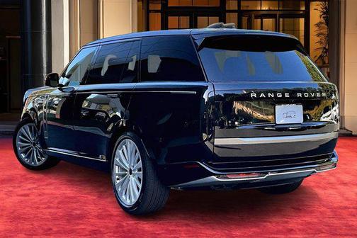 2026 Land Rover Range Rover P530 SE 7 Seat