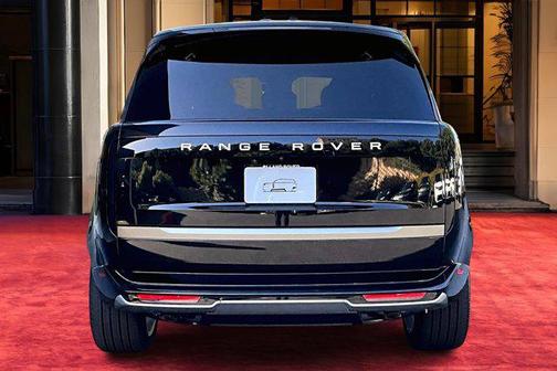 2026 Land Rover Range Rover P530 SE 7 Seat