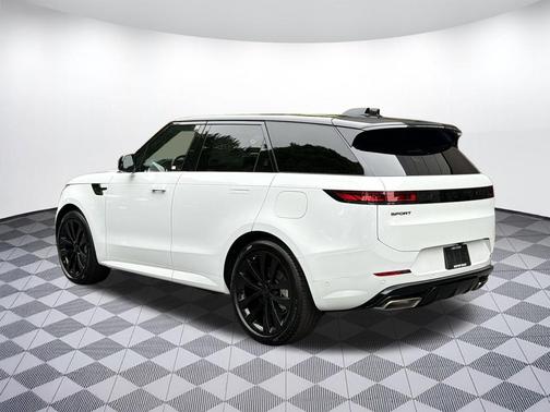 Fuji White 2026 Land Rover Range Rover Sport SE