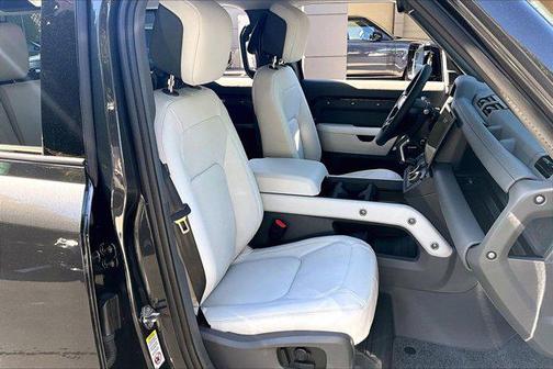 2026 Land Rover Defender P400 X-Dynamic SE