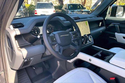 2026 Land Rover Defender P400 X-Dynamic SE