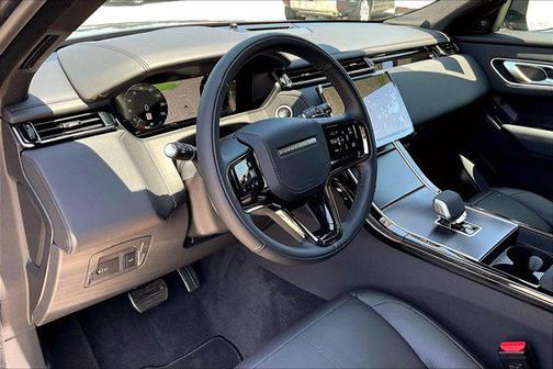 2026 Land Rover Range Rover Velar P400 Dynamic SE