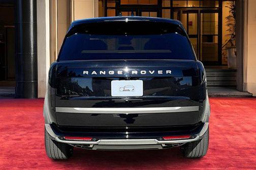 2025 Land Rover Range Rover P530 SE