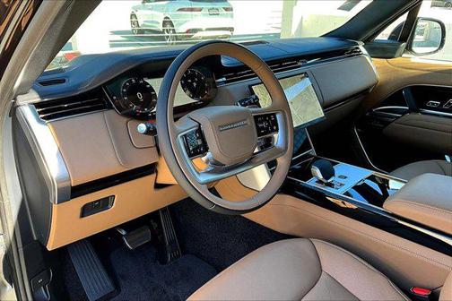 2025 Land Rover Range Rover P530 SE