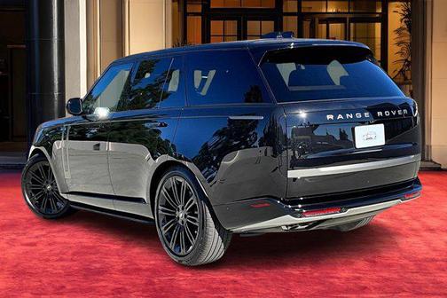 2025 Land Rover Range Rover P530 SE