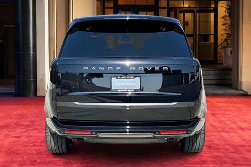 2025 Land Rover Range Rover P400 SE 7 Seat