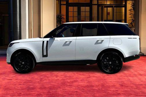 2025 Land Rover Range Rover P550e SE