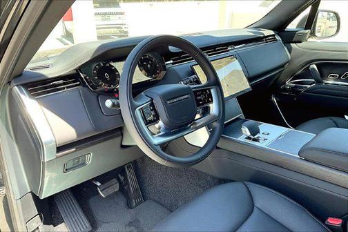 2025 Land Rover Range Rover P400 SE