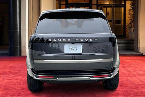 2025 Land Rover Range Rover P550e SE