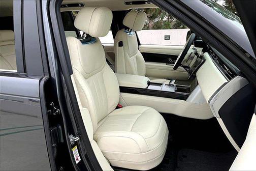 2025 Land Rover Range Rover P550e SE