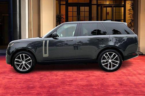 2025 Land Rover Range Rover P550e SE