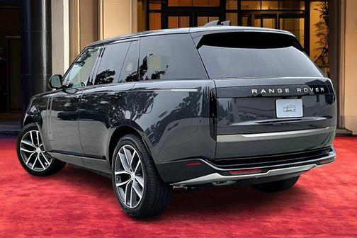 2025 Land Rover Range Rover P550e SE