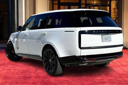 2025 Land Rover Range Rover P400 SE 7 Seat