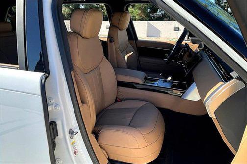 2025 Land Rover Range Rover P400 SE 7 Seat