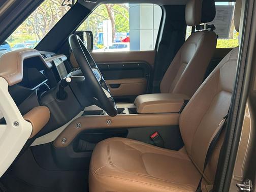 Gondwana Stone Metallic 2025 Land Rover Defender 110 P300