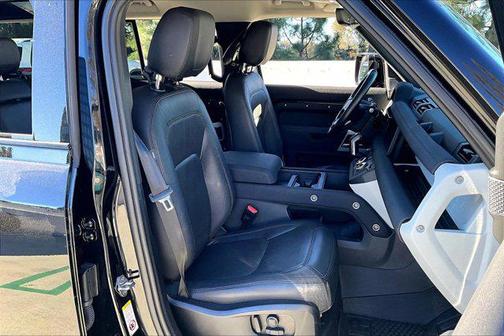 2023 Land Rover Defender 110 SE